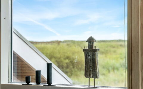 Neia - 640M from the Sea: Dach, Haus, Grundstueck, Zuhause, Hütte, Estate, Gartenbauten, Schatten, Blockhaus, Landscaping