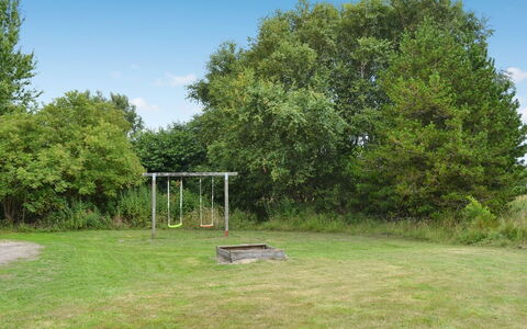 Vivan - 3.8Km from the Sea: Gras, Baum, Strauch, Wiese, Einfach, Grundstueck, Rasen, Ground, Wiese