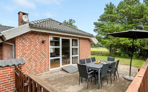Botulf - 3.8Km from the Sea: Hütte, Zuhause, Haus, Dach, Veranda, Estate, Abstellgleis, Gartenbauten, Bauernhaus, Garten