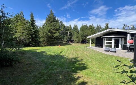 Bogatin - 1Km from the Sea: Zuhause, Grundstueck, Hütte, Rasen, Garten, Gartenbauten, Estate, Bauernhaus, Landscaping