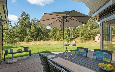 Bogatin - 1Km from the Sea: Möbel, Stuhl, Gartenmöbel, Tabelle, Küche & Esszimmer Tisch, Tisch Im Freien, Grundstueck, Schatten, Garten, Terrasse