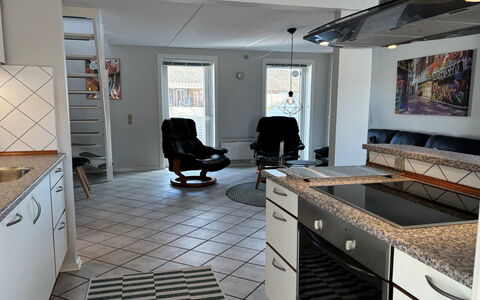 Bosse - 2.3Km from the Sea: Flooring, Fussboden, Möbel, Interior Design, Beleuchtung, Decke, Küche, Zimmer, Stuhl, Countertop