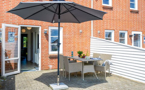 Hansia: Strauch, Urban Design, Ground, Backstein, Wohnung, Estate, Mauerwerk, Balkon, Landscaping