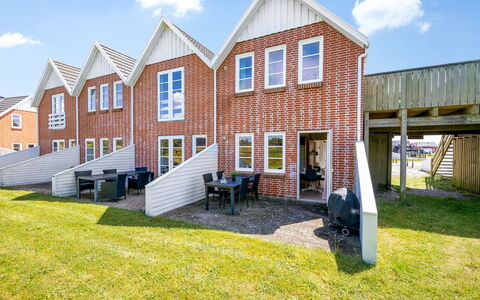 Hansia: Strauch, Urban Design, Ground, Backstein, Wohnung, Estate, Mauerwerk, Balkon, Landscaping