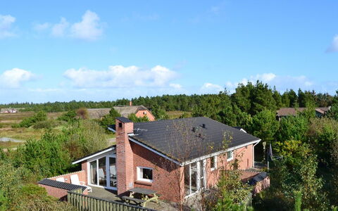 Elsy - 2.6Km from the Sea: Haus, Zuhause, Dach, Hütte, Wohngebiet, Ländliches Gebiet, Estate, Bauernhaus, Abstellgleis, Hinterhof