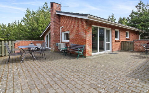 Elsy - 2.6Km from the Sea: Holz, Haus, Hütte, Zuhause, Dach, Ländliches Gebiet, Abstellgleis, Blockhaus, Gartenbauten, Hartholz