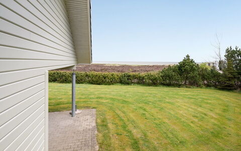 Amundi - 3.8Km from the Sea: Gras, Grundstueck, Einfach, Rasen, Abstellgleis, Garten, Landscaping, Garten, Schatten