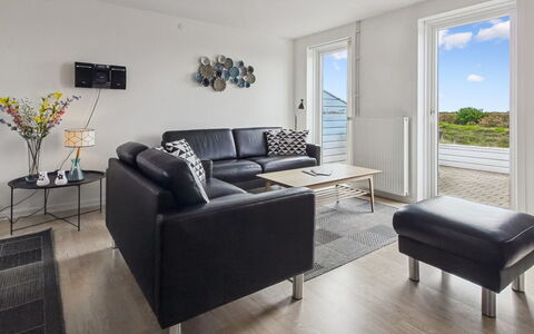 Femja - 2.3Km from the Sea: Interior Design, Flooring, Möbel, Fussboden, Holz, Couch, Decke, Wohnzimmer, Zimmer, Wohnung
