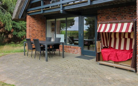 Anna - 1Km from the Sea: Schwimmbad, Ferienort