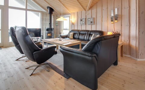 Oivi - 430M from the Sea: Möbel, Interior Design, Holz, Decke, Zuhause, Wohnzimmer, Flooring, Couch, Fussboden, Zimmer