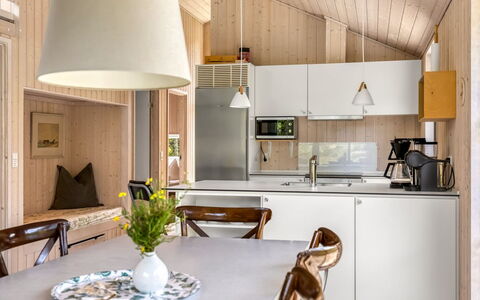 Turkka - 3.8Km from the Sea: Möbel, Interior Design, Küche, Flooring, Light Fixture, Holz, Decke, Countertop, Zimmer, Fussboden