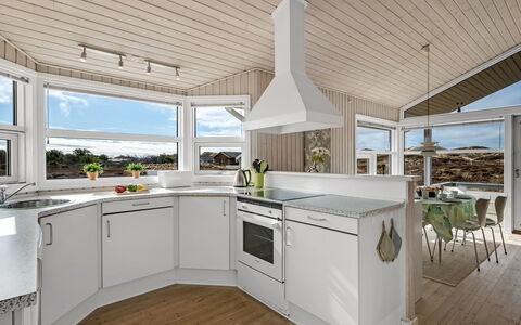 Ferdine - 1.5Km from the Sea: Interior Design, Decke, Flooring, Küche, Fussboden, Haushaltsgerät, Küchengerät, Countertop, Cabinetry, Major Appliance