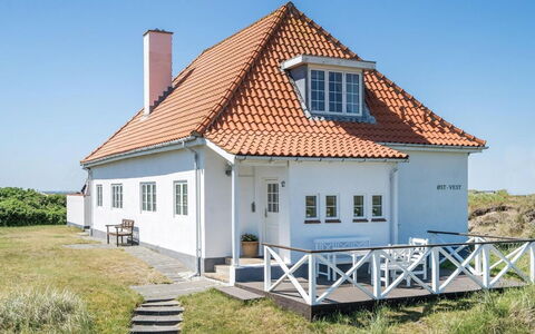 Fridoline - 150M from the Sea: Himmel, Dach, Haus, Die Architektur, Zuhause, Hütte, Tür, Steigung, Bauernhaus, Estate