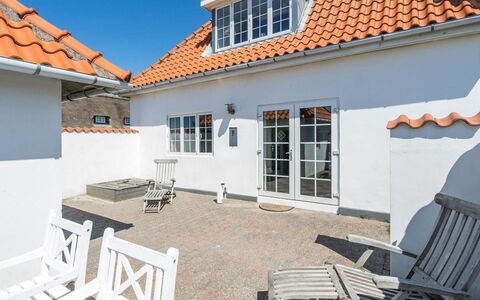 Fridoline - 150M from the Sea: Zuhause, Dach, Estate, Daylighting, Villa, Balkon, Gartenmöbel