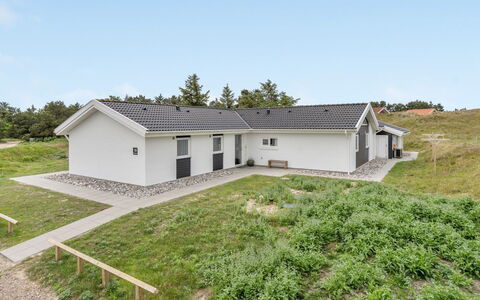 Alli - 800M from the Sea