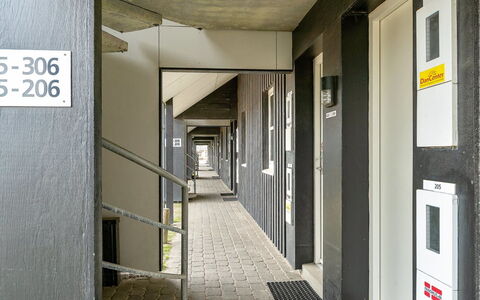 Iliane - 100M from the Sea: Strauch, Urban Design, Ground, Backstein, Wohnung, Estate, Mauerwerk, Balkon, Landscaping