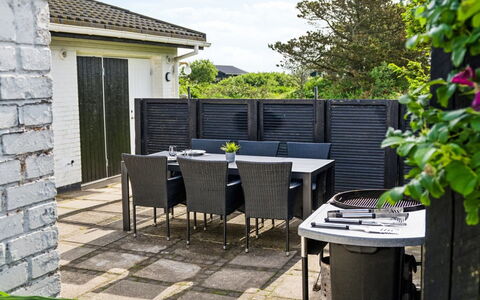 Kita - 500M from the Sea: Möbel, Gartenmöbel, Blumentopf, Garten, Zimmerpflanze, Schatten, Terrasse, Tisch Im Freien, Stuhl, Garten