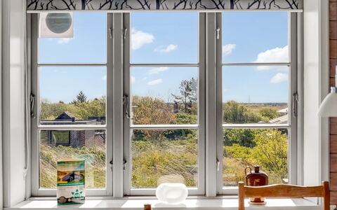 Gertraud - 500M from the Sea: Wohnung, Schatten, Balkon, Stuhl, Zaun, Gartenmöbel, Aluminium, Kunstrasen