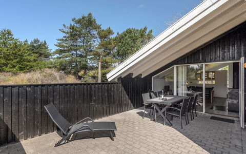 Thera - 2.8Km from the Sea: Holz, Schatten, Planke, Hartholz, Deck