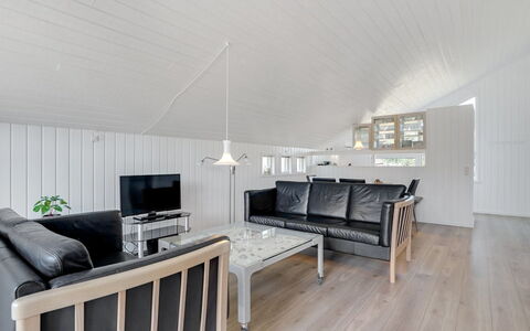 Thera - 2.8Km from the Sea: Flooring, Decke, Holz, Interior Design, Möbel, Fussboden, Zuhause, Zimmer, Wohnzimmer, Couch