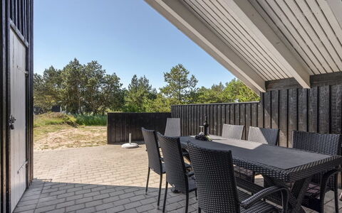 Thera - 2.8Km from the Sea: Holz, Die Architektur, Zuhause, Verbundwerkstoff, Schatten, Hartholz, Veranda, Planke, Deck, Abstellgleis