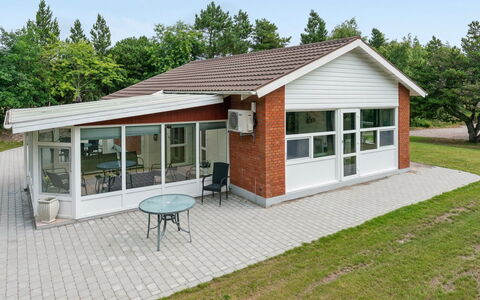 Gwen - 2.7Km from the Sea: Haus, Zuhause, Tür, Dach, Wohngebiet, Hütte, Abstellgleis, Estate, Garten, Veranda