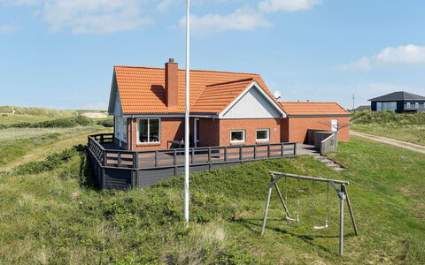 Helfrida - 350M from the Sea: Haus, Dach, Zuhause, Hütte, Estate, Bauernhaus, Villa, Veranda, Abstellgleis