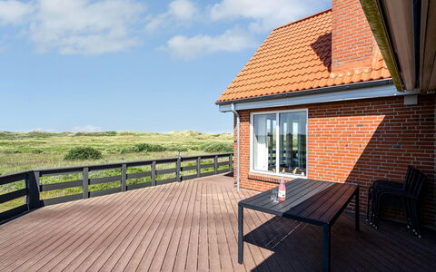Helfrida - 350M from the Sea: Hütte, Zuhause, Haus, Dach, Veranda, Estate, Abstellgleis, Gartenbauten, Bauernhaus, Garten