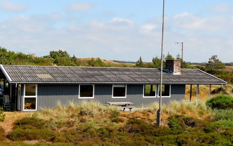 Elsa - 700M from the Sea: Haus, Dach, Zuhause, Hütte, Estate, Bauernhaus, Villa, Veranda, Abstellgleis