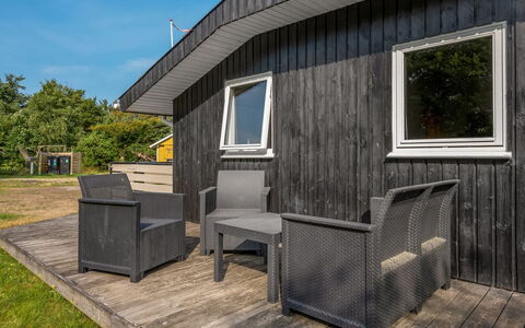 Solborg - 400M from the Sea: Holz, Hartholz, Planke, Veranda, Holzbeize, Deck, Holzboden, Hütte, Abstellgleis, Schatten
