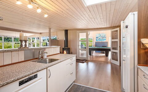 Ottar - 400M from the Sea: Interior Design, Flooring, Countertop, Küche, Holz, Fussboden, Holzboden, Decke, Möbel, Cabinetry