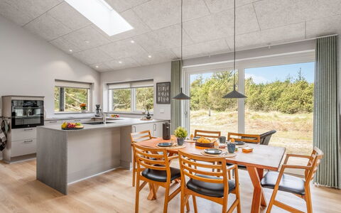 Alena - 1Km from the Sea: Flooring, Holz, Möbel, Interior Design, Küche, Decke, Fussboden, Countertop, Küche & Esszimmer Tisch, Holzboden