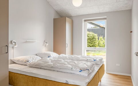 Alena - 1Km from the Sea: Wand, Interior Design, Decke, Flooring, Schlafzimmer, Fussboden, Zimmer, Bett, Möbel, Bedding
