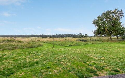 Tuulikki - 1.6Km from the Sea: Dach, Haus, Zuhause, Hütte, Abstellgleis, Estate, Auffahrt, Gartenbauten, Garten, Schuppen