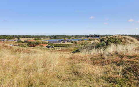 Lykke - 800M from the Sea: Strauch, Urban Design, Ground, Backstein, Wohnung, Estate, Mauerwerk, Balkon, Landscaping