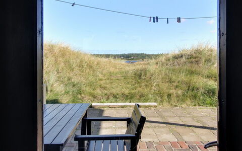Lykke - 800M from the Sea: Strauch, Urban Design, Ground, Backstein, Wohnung, Estate, Mauerwerk, Balkon, Landscaping
