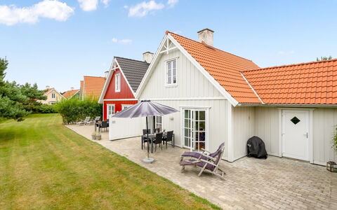 Bratko - 800M from the Sea: Möbel, Tabelle, Gartenmöbel, Tisch Im Freien, Stuhl, Holzbeize, Schatten, Hinterhof, Hütte, Küche & Esszimmer Tisch