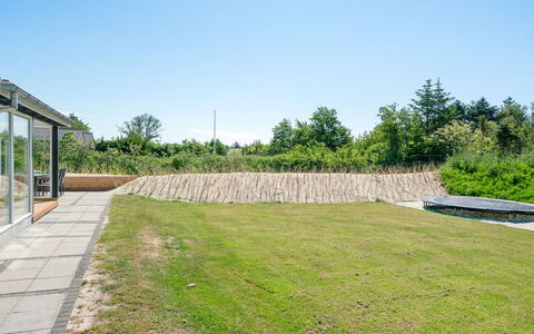 Sunna - 500M from the Sea: Haus, Dach, Zuhause, Hütte, Schuppen, Gartenbauten, Abstellgleis, Garten, Blockhaus, Hütte