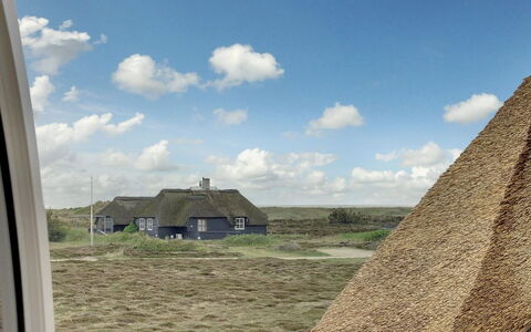 Dorte - 200M from the Sea: Strauch, Urban Design, Ground, Backstein, Wohnung, Estate, Mauerwerk, Balkon, Landscaping