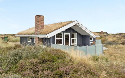 Tennie - 300M from the Sea: Dach, Hütte, Die Architektur, Haus, Zuhause, Grundstueck, Hütte, Bauernhaus, Dachdecken, Estate