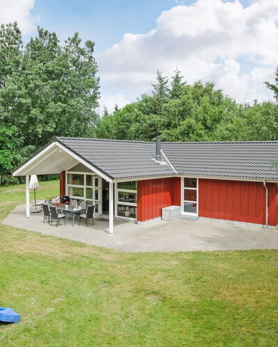 Gundel - 400M from the Sea