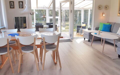 Dane - 500M from the Sea: Flooring, Fussboden, Decke, Interior Design, Countertop, Küche, Cabinetry, Zimmer, Major Appliance, Light Fixture