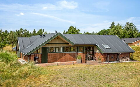 Görel - 1Km from the Sea: Gras, Haus, Dach, Zuhause, Hütte, Strauch, Grundstueck, Ländliches Gebiet, Bauernhaus, Ground