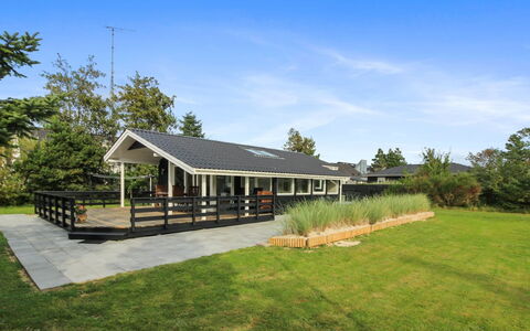 Hildegarde - 900M from the Sea: Schatten, Rasen, Outdoor Struktur, Design, Garten, Landscaping, Veranda, Park, Bauernhaus, Zaun