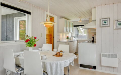 Hildegarde - 900M from the Sea: Interior Design, Flooring, Möbel, Holz, Decke, Küche, Light Fixture, Fussboden, Countertop, Zimmer