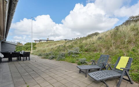 Jess - from the Sea: Walkway, Balkon