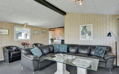 Jess - from the Sea: Decke, Holz, Möbel, Interior Design, Flooring, Fussboden, Couch, Zuhause, Zimmer, Wohnzimmer