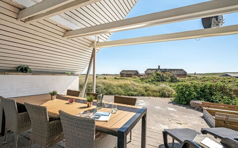 Klimentina - 150M from the Sea: Pflanzengemeinschaft, Sonnenlicht, Krautige Pflanze, Garten, Plantage, Landwirtschaft, Bauernhof