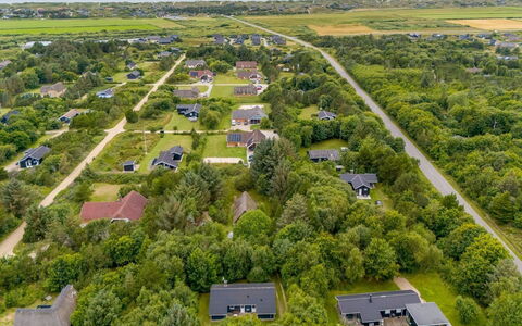 Fredger - 1.8Km from the Sea: Vogelperspektive, Landschaft, Grundstueck, Luftaufnahmen, Einfach, Ländliches Gebiet, Plantage, Feld, Estate, Vorort
