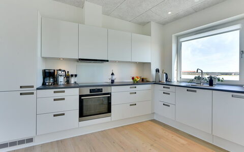 Aiana - 250M from the Sea: Küche, Flooring, Decke, Holz, Countertop, Interior Design, Cabinetry, Fussboden, Küchengerät, Light Fixture